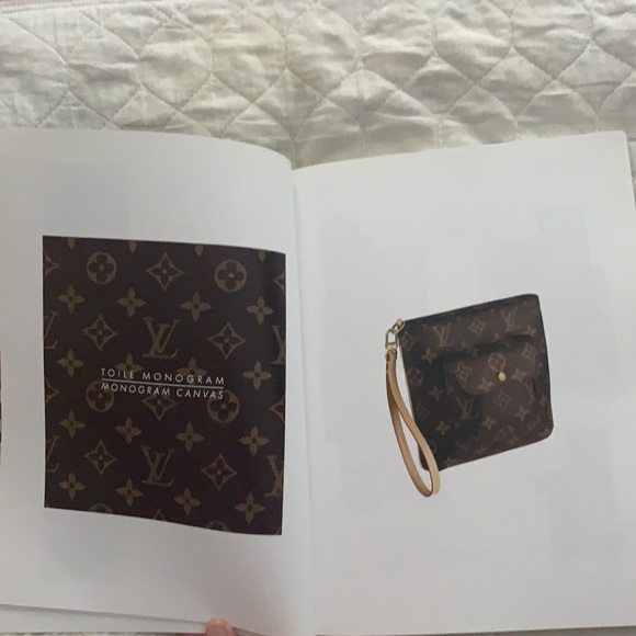 Authentic Vintage 2004 Louis Vuitton Catalogue - Picture 3 of 9